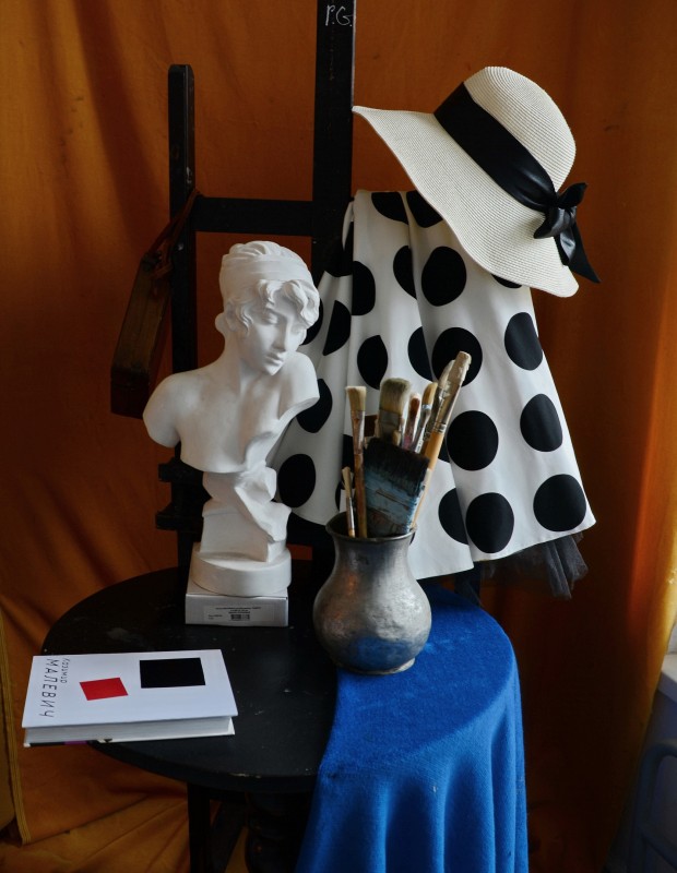 In the workshops. Models  and study process.
10th grade, Carolina Leagul/ 11th grade, Anatol Ghimpu/ 12th grade Oksana Ghimpu.