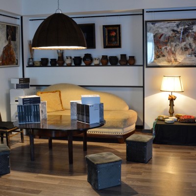 Album's arrival.
... in the circle of Students, Son and teachers.