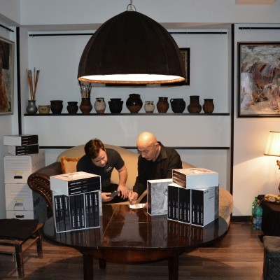 Album's arrival.
... in the circle of Students, Son and teachers.