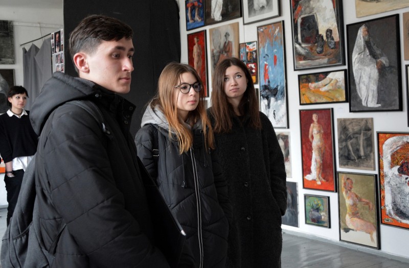 December 22, 2021 / ... analysis of half-year Views (11, 12 grades) Discussions, opinions, memories and guests. Students, graduates  and teachers.