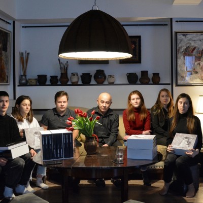 Album's arrival.
... in the circle of Students, Son and teachers.